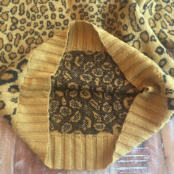 Jen’s Pirate Booty Jungle Queen leopard sweater - Picture 6 of 10